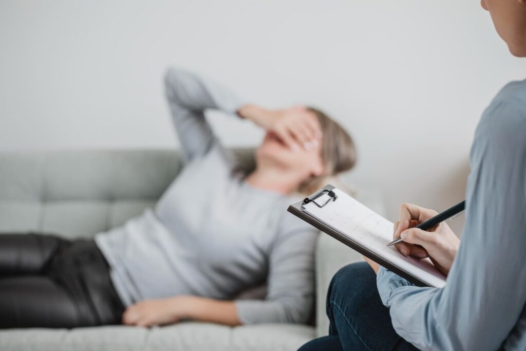 konsultacje psychiatryczne online lub psychiatra na telefon to przełom w leczeniu zaburzeń psychicznych w małych miastach takich ja Człuchów i Tuchola
